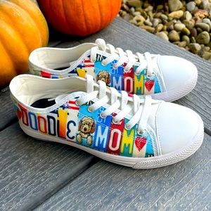“Doodle Mom” colorful tennis shoe sz 7 like new